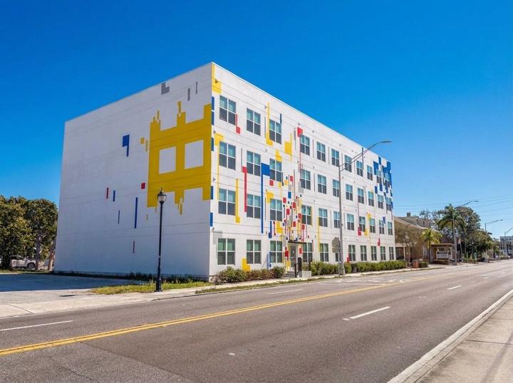 Bradenton Lofts corner view